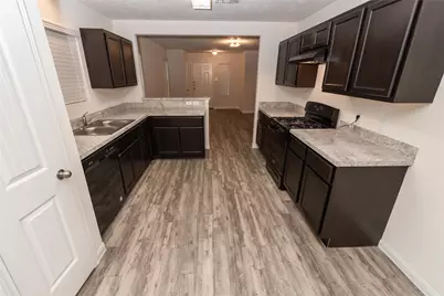 27 Laguna Bend, Manvel, TX 77578 - Photo 2