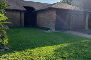 1930 Lazy Ln, Missouri City, TX 77489 - Photo 2