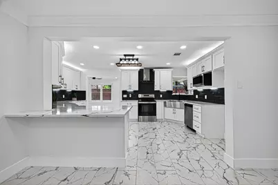 5607 Pebble Springs Drive, Houston, TX 77066 - Photo 14
