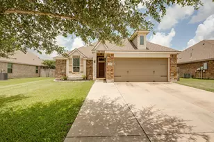 7418 Masters Dr, Navasota, TX 77868 - Photo 2