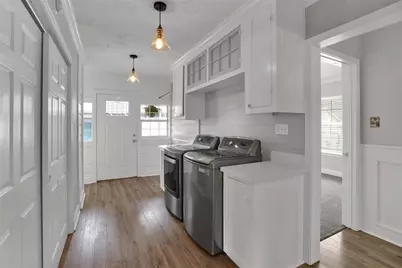 114 W Lobit Street, Baytown, TX 77520 - Photo 6
