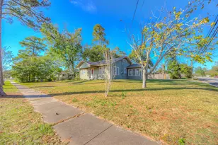 213 E Feagin St, Livingston, TX 77351 - Photo 18