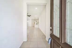 10334 Solitaire Cir, Houston, TX 77070 - Photo 4