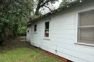 1111 Austin St, Jacksonville, TX 75766 - Photo 10