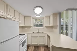 102 Strand St, Galveston, TX 77550 - Photo 6