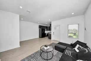 9732 Tuffly St, Houston, TX 77029 - Photo 8
