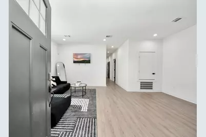 9732 Tuffly Street #B, Houston, TX 77029 - Photo 4