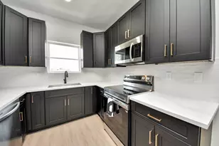 9732 Tuffly St, Houston, TX 77029 - Photo 14