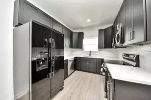 9732 Tuffly St, Houston, TX 77029 - Photo 12