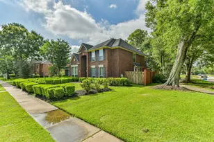 4302 Island Hills Dr, Houston, TX 77059 - Photo 2