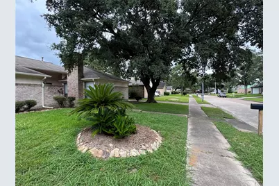 7918 Midland Forest Drive, Houston, TX 77088 - Photo 6