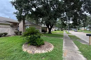 7918 Midland Forest Dr, Houston, TX 77088 - Photo 8