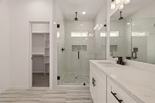 9332 Waller St, Houston, TX 77012 - Photo 16