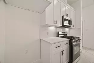 9332 Waller St, Houston, TX 77012 - Photo 12