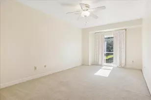 10227 Longmont Dr, Houston, TX 77042 - Photo 12