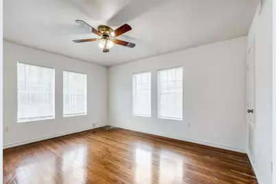 519 W Main #3, Houston, TX 77006 - Photo 2