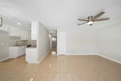 2526 Appian Way #4, New Caney, TX 77357 - Photo 4