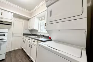 218 W 15th St, Houston, TX 77008 - Photo 6