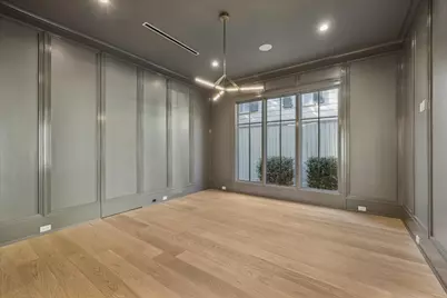3717 Chevy Chase Drive, Houston, TX 77019 - Photo 10