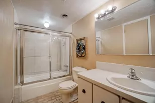 18503 Kings Lynn St, Houston, TX 77058 - Photo 16