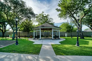 18503 Kings Lynn St, Houston, TX 77058 - Photo 22