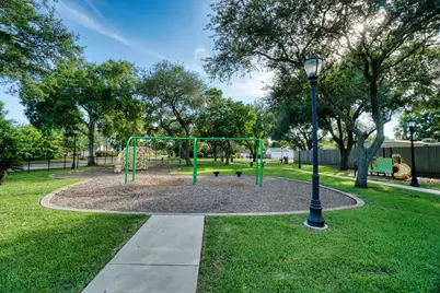 18503 Kings Lynn Street, Houston, TX 77058 - Photo 24