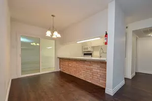 8810 Ilona Ln, Houston, TX 77025 - Photo 10