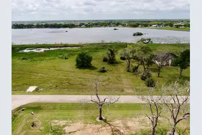 819 Bar X Trail, Angleton, TX 77515 - Photo 8