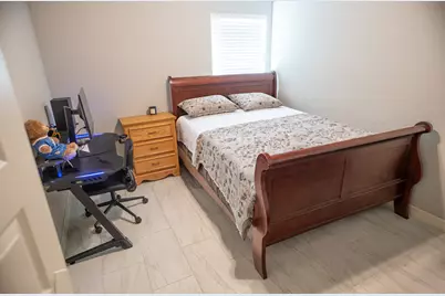 513 Yorktown Avenue, Clute, TX 77531 - Photo 16