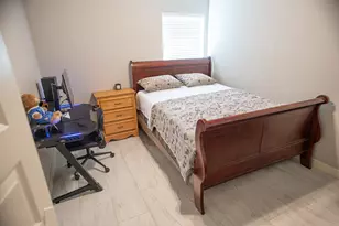 513 Yorktown Ave, Clute, TX 77531 - Photo 16