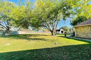 5835 Plantation Dr, Baytown, TX 77523 - Photo 20