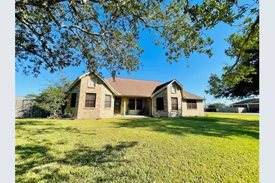 5835 Plantation Drive, Baytown, TX 77523 - Photo 1