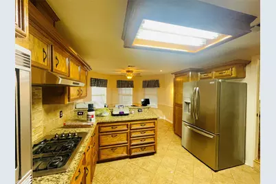 5835 Plantation Drive, Baytown, TX 77523 - Photo 8