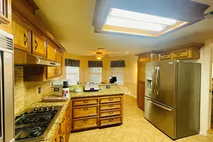 5835 Plantation Dr, Baytown, TX 77523 - Photo 8