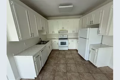 2724 Crossview Drive #201, Houston, TX 77063 - Photo 4