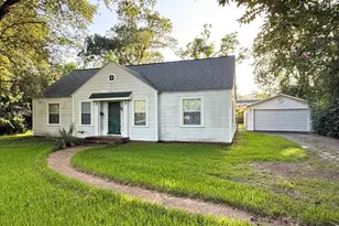 1801 Central Dr, Beaumont, TX 77706 - Photo 1