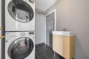 708 W Clay St, Houston, TX 77019 - Photo 34