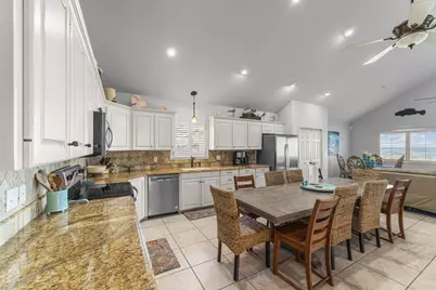 316 Marshall Johnson Avenue S, Port Lavaca, TX 77979 - Photo 14