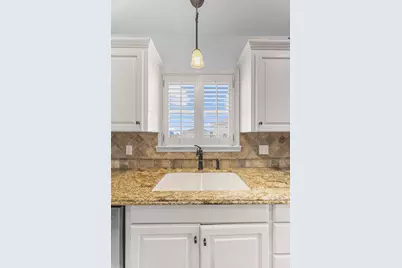 316 Marshall Johnson Avenue S, Port Lavaca, TX 77979 - Photo 14