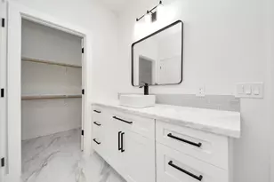 17119 Spindle Oaks Dr, Conroe, TX 77385 - Photo 16