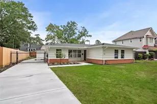 312 W 31st St, Houston, TX 77018 - Photo 2