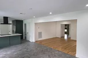 312 W 31st St, Houston, TX 77018 - Photo 16