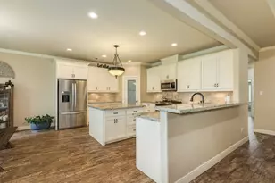 1008 S Belle Dr, Angleton, TX 77515 - Photo 18