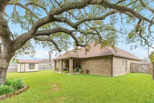 1008 S Belle Dr, Angleton, TX 77515 - Photo 6
