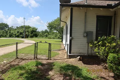 1413 N Main Street, Schulenburg, TX 78956 - Photo 20