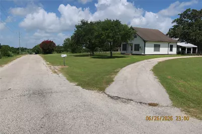 1413 N Main Street, Schulenburg, TX 78956 - Photo 4