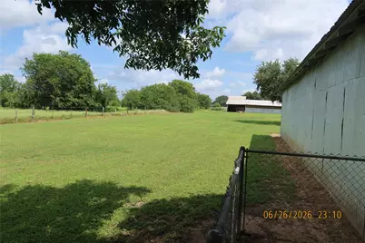 1413 N Main Street, Schulenburg, TX 78956 - Photo 22