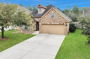 10018 Lynnwood Dr, Baytown, TX 77521 - Photo 1