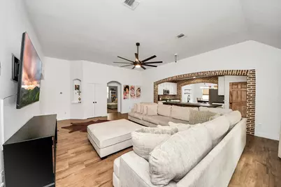 10018 Lynnwood Drive, Baytown, TX 77521 - Photo 4