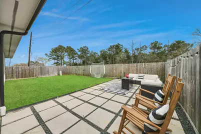 10018 Lynnwood Drive, Baytown, TX 77521 - Photo 32